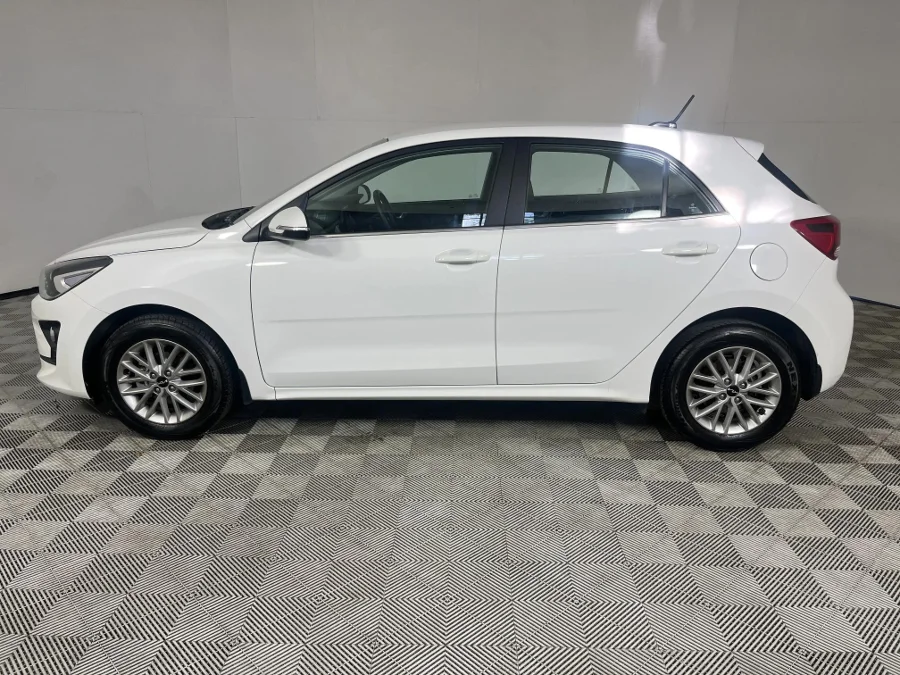 Used 2022 Kia Rio hatch 1.4 LX auto - WeBuyCars George Used 2022 Kia Rio hatch 1.4 LX auto - WeBuyCars George