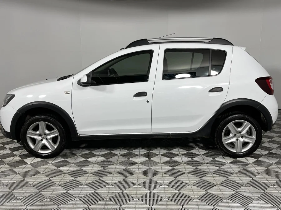 Used 2016 Renault Sandero Stepway 66kW turbo - WeBuyCars Richmond Used 2016 Renault Sandero Stepway 66kW turbo - WeBuyCars Richmond