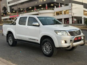Used 2016 Toyota Hilux 2.5D-4D double cab Raider Legend 45 Used 2016 Toyota Hilux 2.5D-4D double cab Raider Legend 45