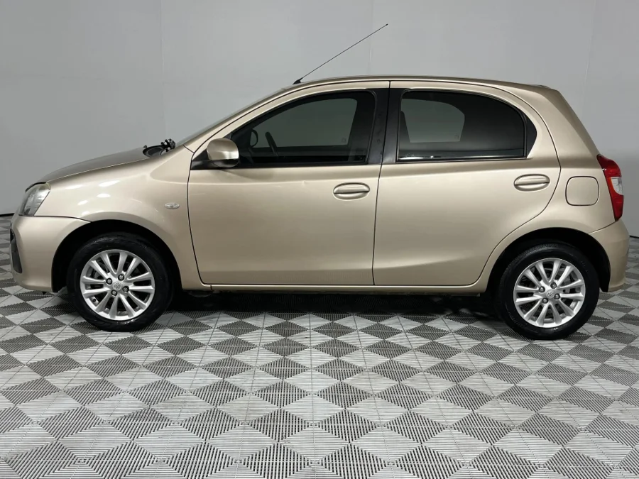 Used 2017 Toyota Etios hatch 1.5 Sprint - WeBuyCars Richmond Used 2017 Toyota Etios hatch 1.5 Sprint - WeBuyCars Richmond