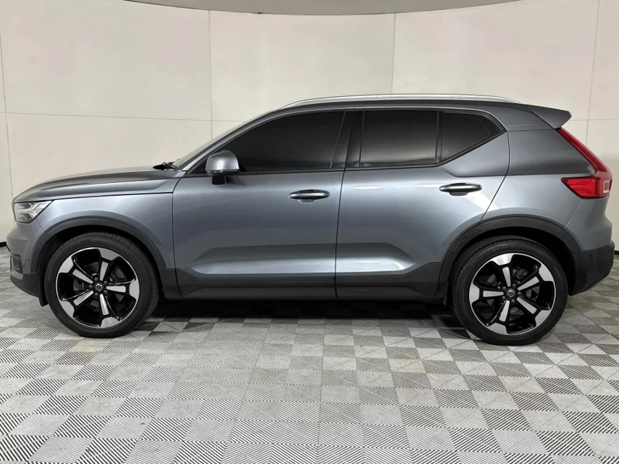 Used 2019 Volvo XC40 T5 AWD Momentum - WeBuyCars Midstream