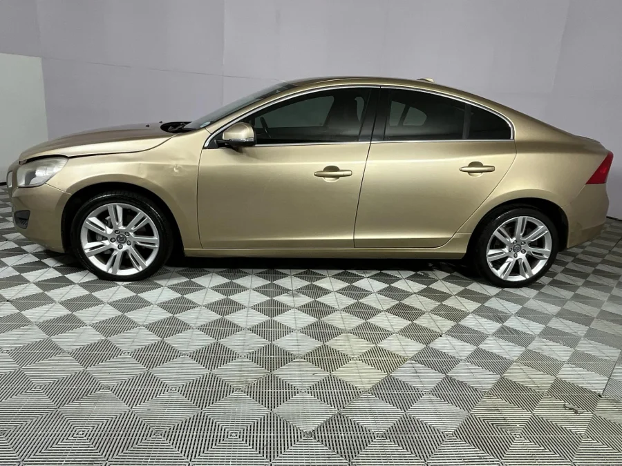 Used 2013 Volvo S60 T6 AWD Essential - WeBuyCars George