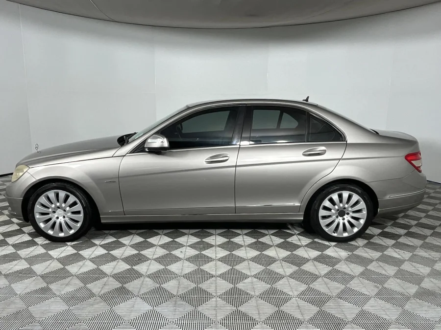 Used 2009 Mercedes-Benz C-Class C180 Kompressor Elegance Touchshift - WeBuyCars Epping Used 2009 Mercedes-Benz C-Class C180 Kompressor Elegance Touchshift - WeBuyCars Epping