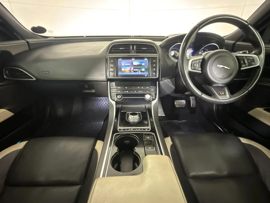 Used 2016 Jaguar XE S - WeBuyCars Midstream Used 2016 Jaguar XE S - WeBuyCars Midstream