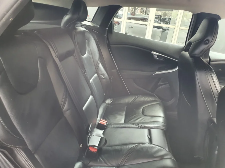 Used 2014 Volvo V40 T3 Excel - Auto Strada Gezina Used 2014 Volvo V40 T3 Excel - Auto Strada Gezina