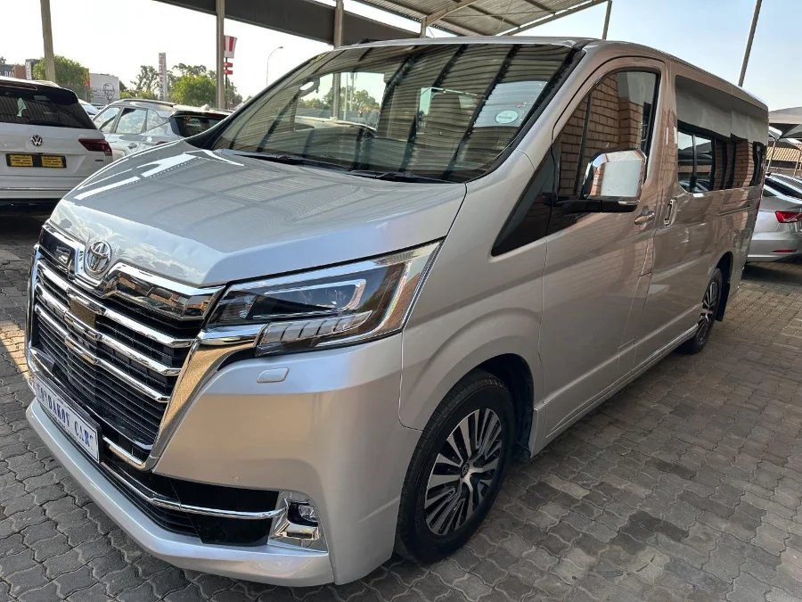 Used 2023 Toyota Quantum 2.8 LWB bus 6-seater VX Premium - Kondakov Cars