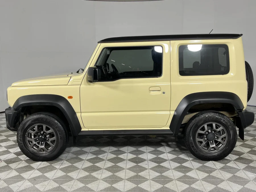 Used 2022 Suzuki Jimny 1.5 GLX AllGrip 3-door manual - WeBuyCars Richmond