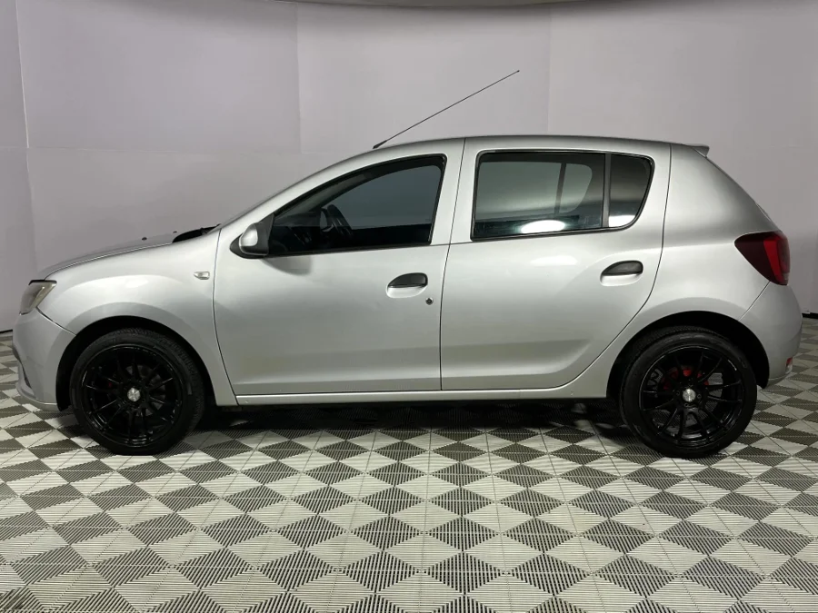 Used 2017 Renault Sandero 66kW turbo Expression - WeBuyCars Durban Used 2017 Renault Sandero 66kW turbo Expression - WeBuyCars Durban