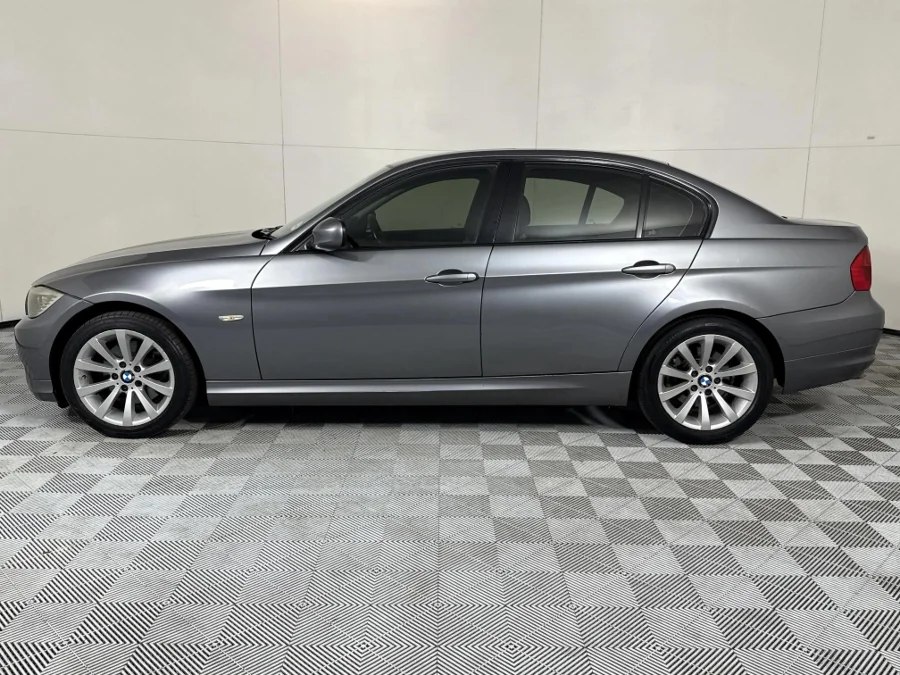 Used 2011 BMW 3 Series 320d - WeBuyCars Midstream Used 2011 BMW 3 Series 320d - WeBuyCars Midstream