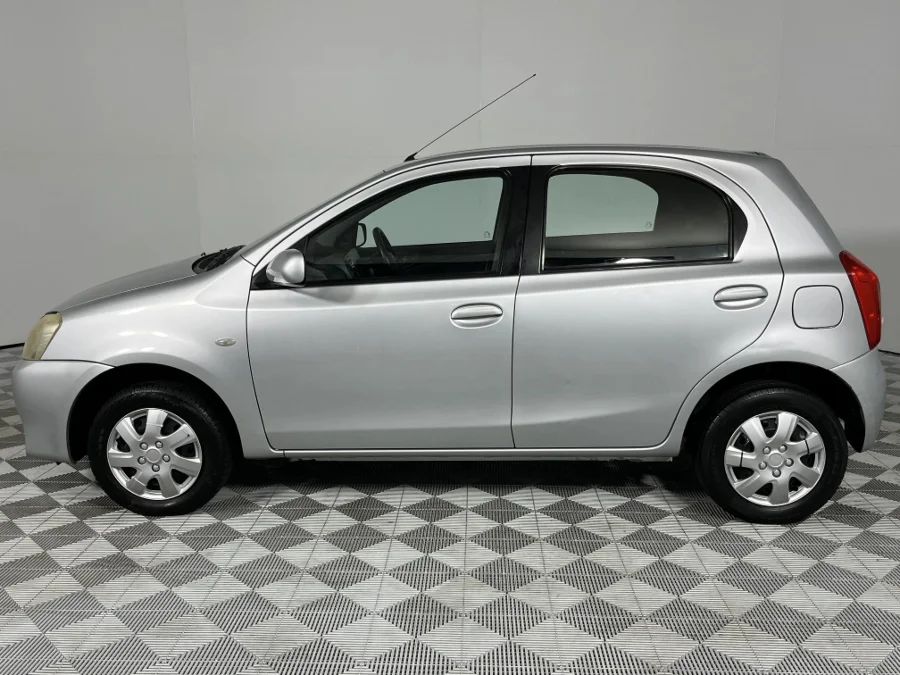 Used 2012 Toyota Etios hatch 1.5 Sprint - WeBuyCars Richmond