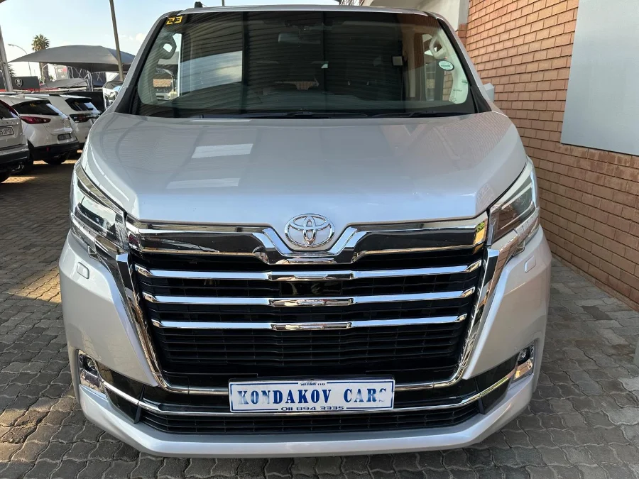 Used 2023 Toyota Quantum 2.8 LWB bus 6-seater VX Premium - Kondakov Cars