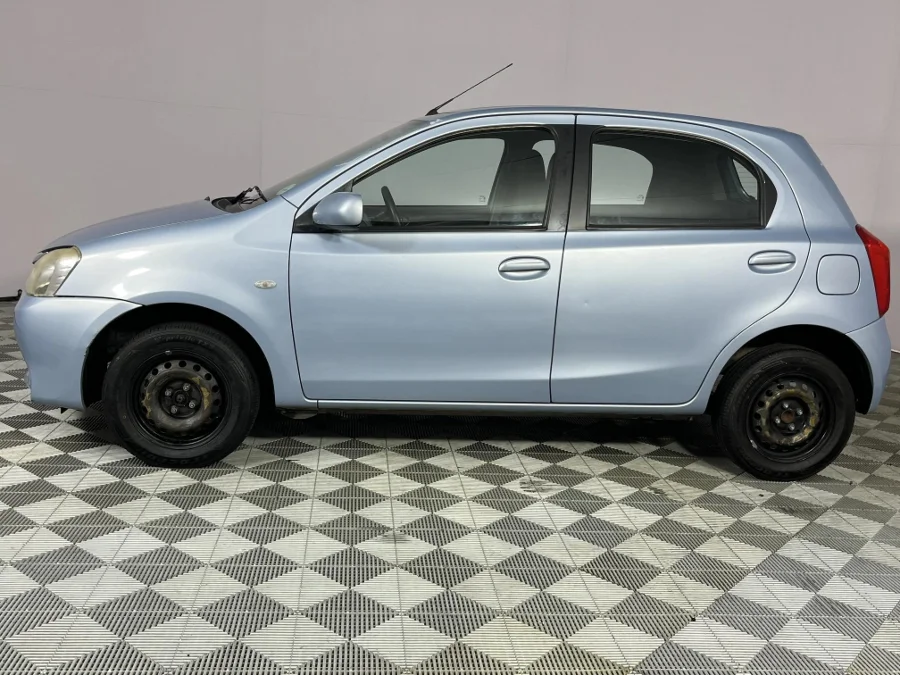 Used 2013 Toyota Etios sedan 1.5 Xi - WeBuyCars Epping Used 2013 Toyota Etios sedan 1.5 Xi - WeBuyCars Epping