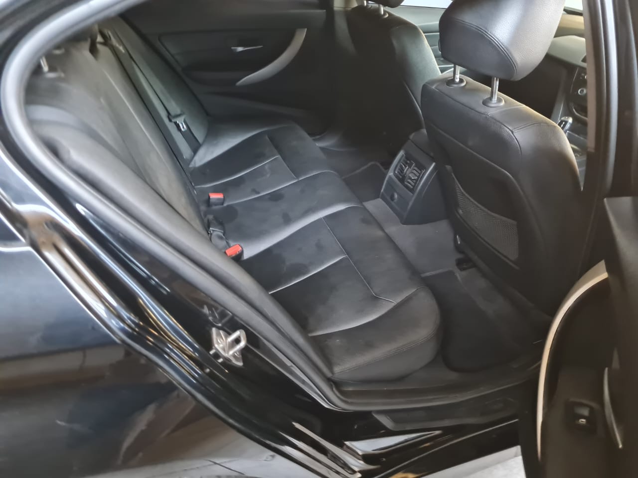 Used 2013 BMW 3 Series 320i sports-auto | Junk Mail Marketplace