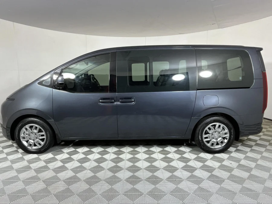Used 2022 Hyundai Staria 2.2D Executive 9-seater - WeBuyCars JHB South