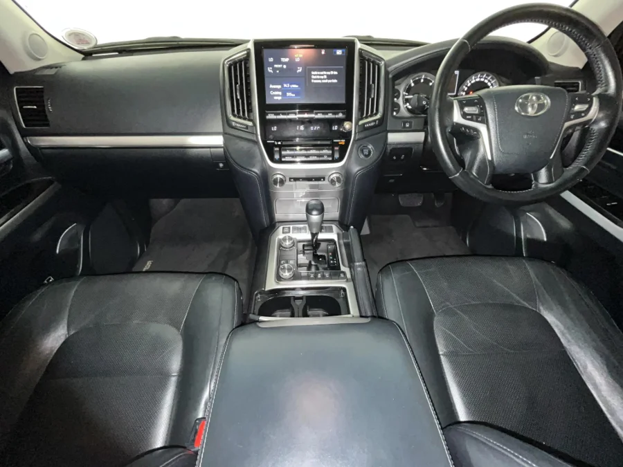 Used 2016 Toyota Land Cruiser 200 4.5D-4D V8 VX - WeBuyCars Brackenfell Cape Town Used 2016 Toyota Land Cruiser 200 4.5D-4D V8 VX - WeBuyCars Brackenfell Cape Town