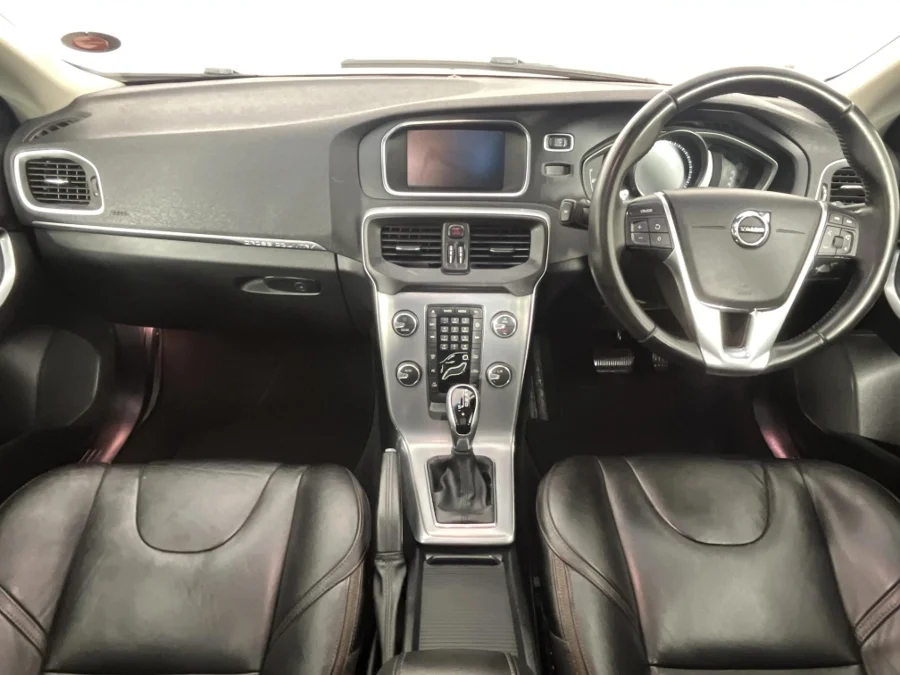 Used 2018 Volvo V40 Cross Country D3 Momentum - WeBuyCars Polokwane Used 2018 Volvo V40 Cross Country D3 Momentum - WeBuyCars Polokwane