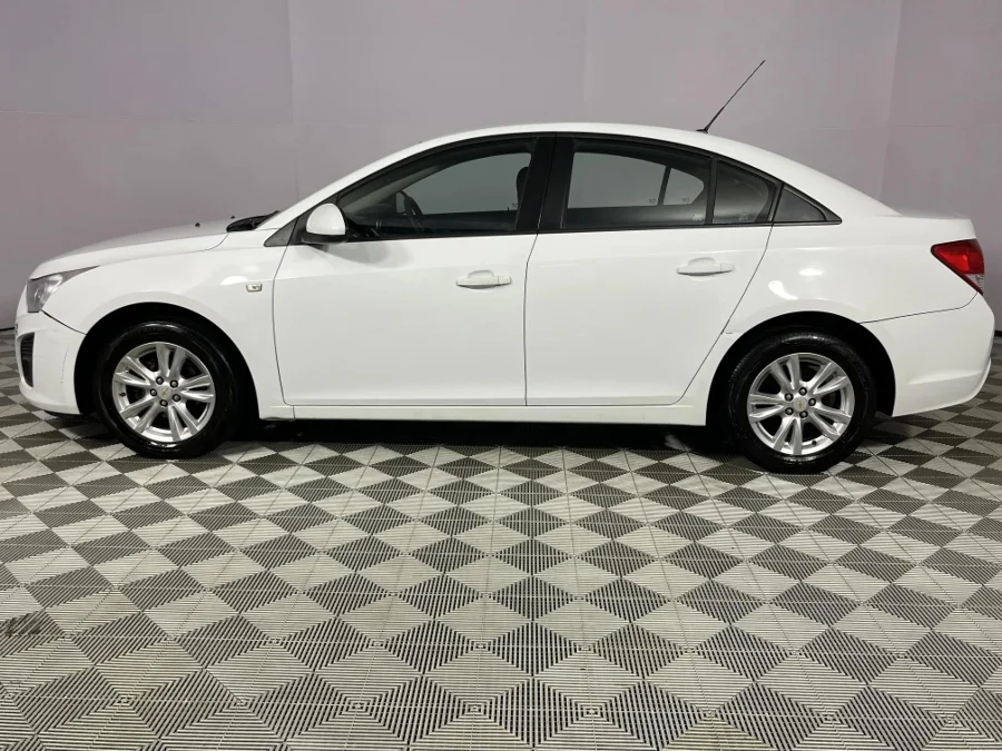 Used 2014 Chevrolet Cruze sedan 1.6 LS - WeBuyCars Durban