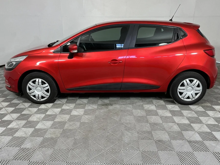 Used 2018 Renault Clio 66kW turbo Authentique - WeBuyCars George Used 2018 Renault Clio 66kW turbo Authentique - WeBuyCars George