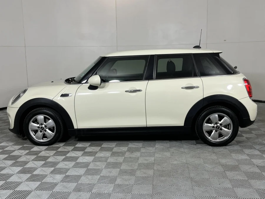Used 2020 MINI Hatch One Hatch 3-door - WeBuyCars JHB South Used 2020 MINI Hatch One Hatch 3-door - WeBuyCars JHB South