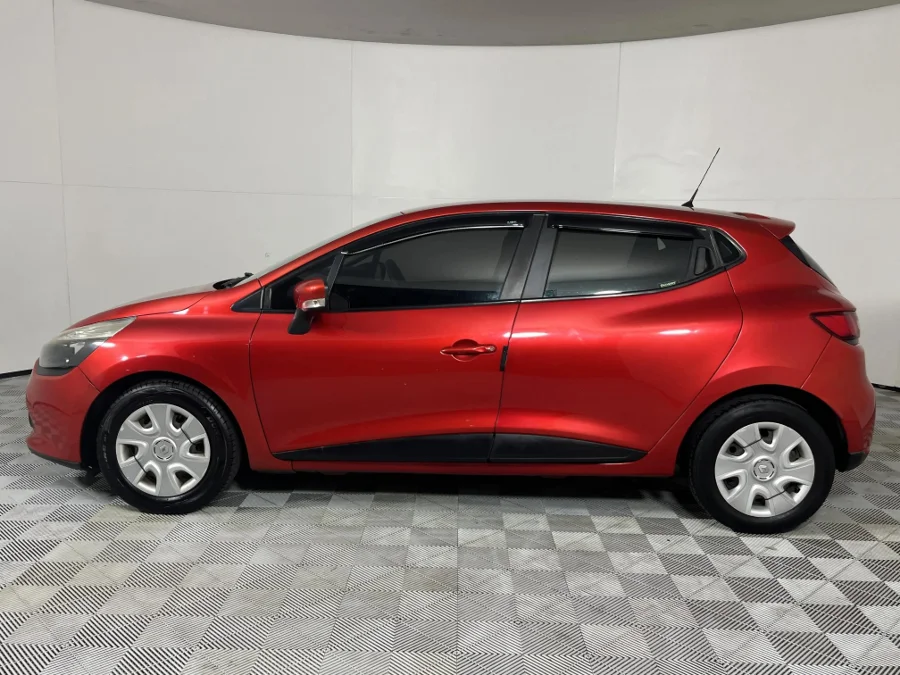 Used 2015 Renault Clio 66kW turbo Expression - WeBuyCars Riverhorse Used 2015 Renault Clio 66kW turbo Expression - WeBuyCars Riverhorse