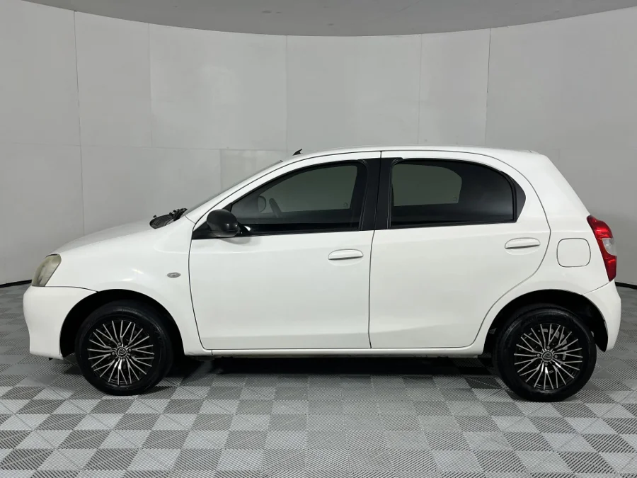 Used 2014 Toyota Etios hatch 1.5 Xi - WeBuyCars Gqeberha Used 2014 Toyota Etios hatch 1.5 Xi - WeBuyCars Gqeberha