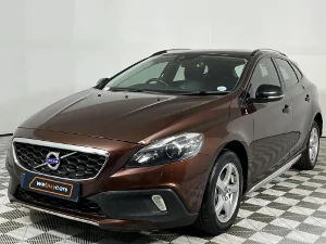 Used 2017 Volvo V40 Cross Country D4 Momentum Used 2017 Volvo V40 Cross Country D4 Momentum