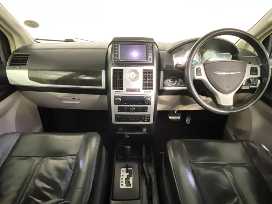 Used 2013 Chrysler Grand Voyager 2.8CRD Limited - WeBuyCars The Dome