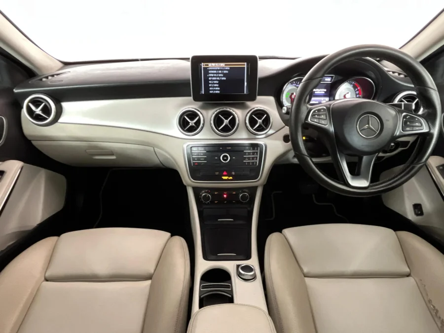 Used 2017 Mercedes-Benz GLA 200 auto - WeBuyCars Vereeniging Used 2017 Mercedes-Benz GLA 200 auto - WeBuyCars Vereeniging