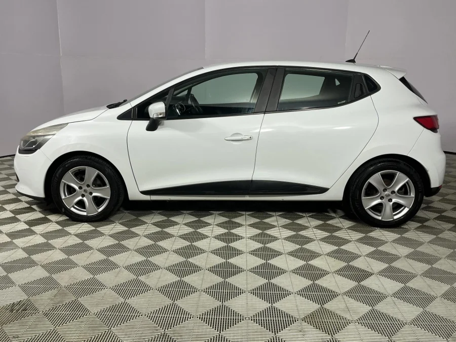 Used 2014 Renault Clio 66kW turbo Expression - WeBuyCars Germiston
