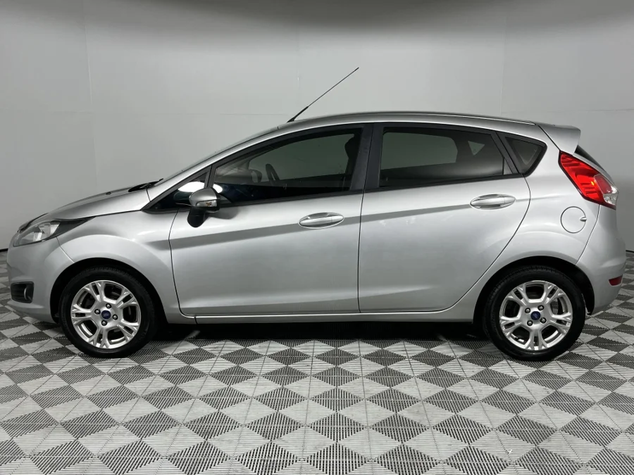 Used 2017 Ford Fiesta 5-door 1.0T Ambiente auto - WeBuyCars Richmond