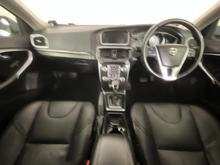 Used 2016 Volvo V40 T3 Momentum - WeBuyCars JHB South