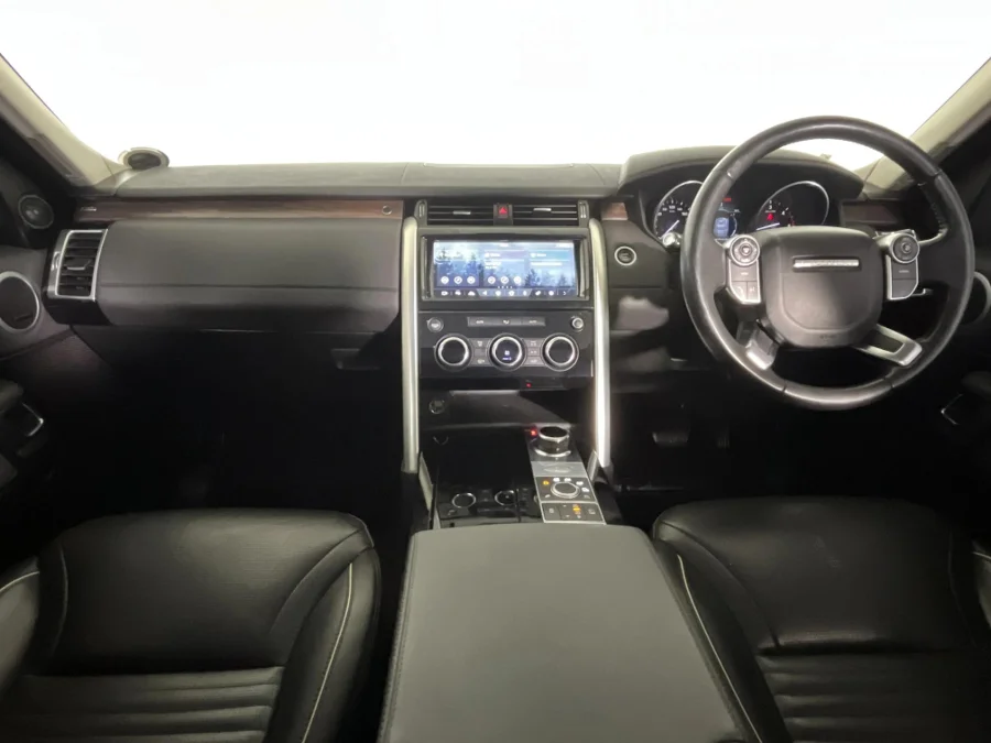 Used 2017 Land Rover Discovery HSE Td6 - WeBuyCars Silverlakes Used 2017 Land Rover Discovery HSE Td6 - WeBuyCars Silverlakes