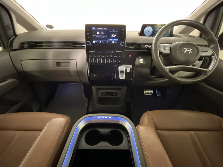 Used 2022 Hyundai Staria 2.2D Luxury - WeBuyCars The Dome