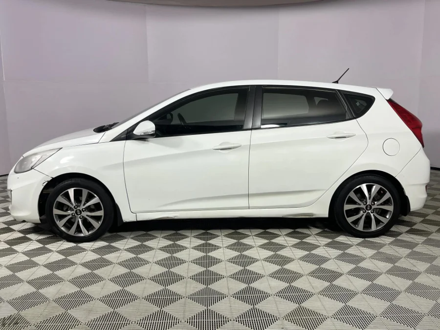 Used 2018 Hyundai Accent sedan 1.6 Fluid - WeBuyCars Durban