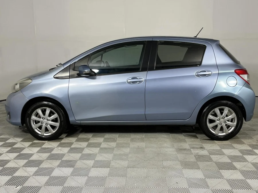 Used 2013 Toyota Yaris 5-door 1.3 Xi - WeBuyCars Silverlakes