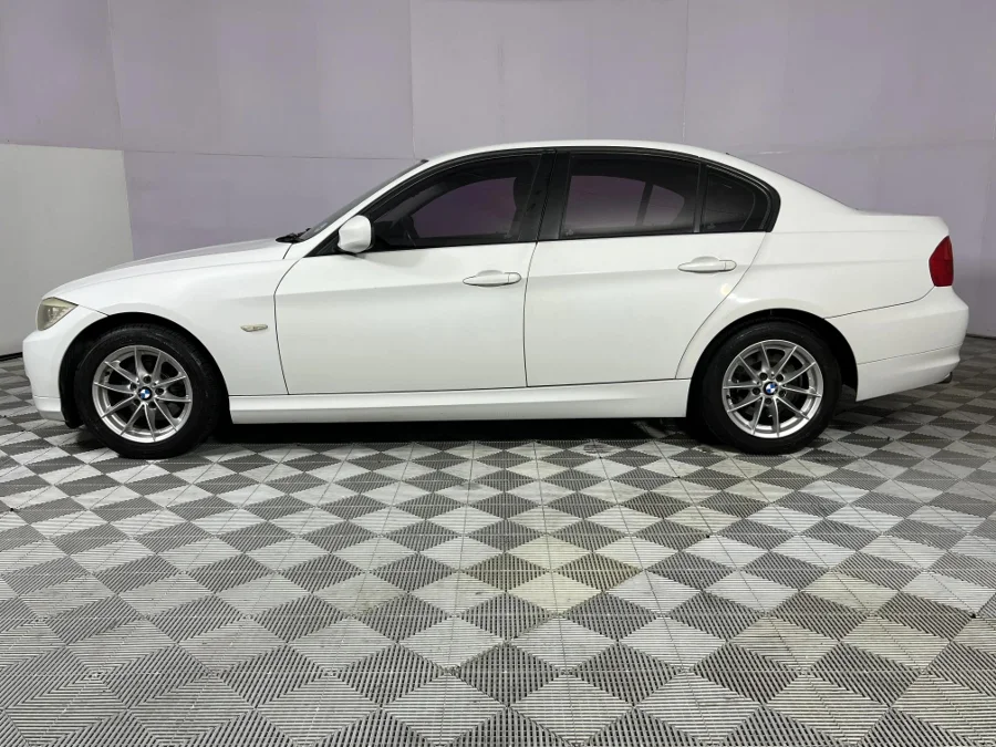 Used 2012 BMW 3 Series 320i auto - WeBuyCars George Used 2012 BMW 3 Series 320i auto - WeBuyCars George