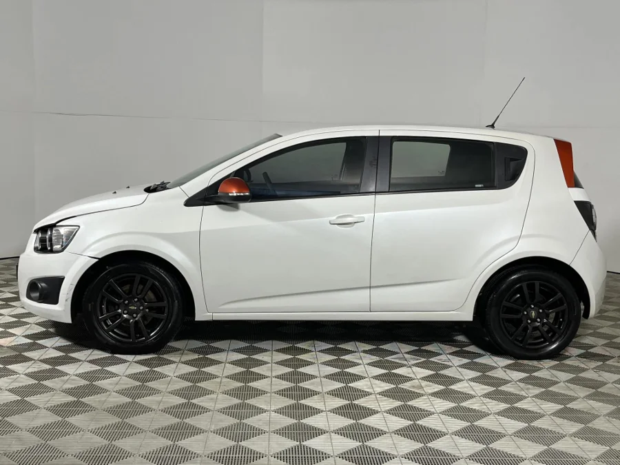 Used 2014 Chevrolet Sonic hatch 1.6 LS Black&White Edition - WeBuyCars Germiston