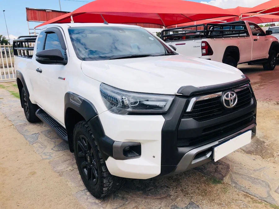 Used 2024 Toyota Hilux 2.8GD-6 Xtra cab 4x4 Legend auto - Cars Gold Used 2024 Toyota Hilux 2.8GD-6 Xtra cab 4x4 Legend auto - Cars Gold