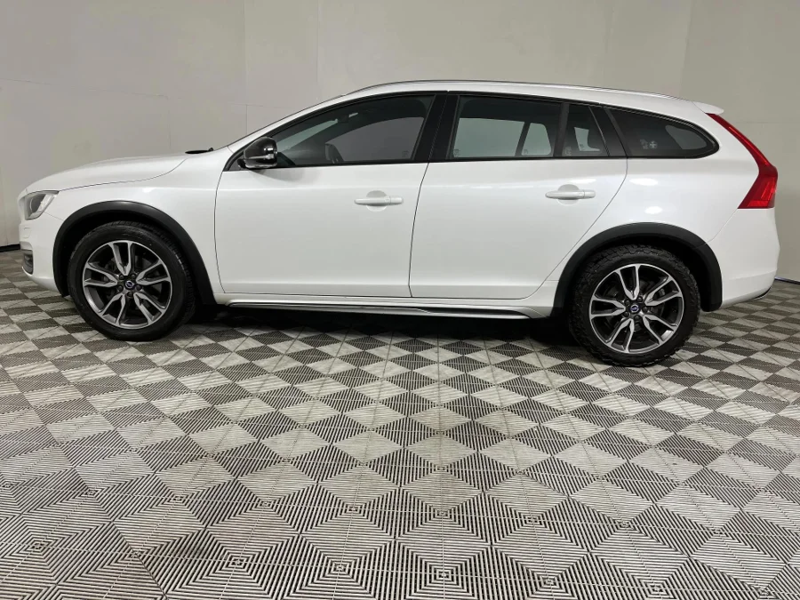 Used 2016 Volvo V60 Cross Country D4 AWD Momentum - WeBuyCars George Used 2016 Volvo V60 Cross Country D4 AWD Momentum - WeBuyCars George