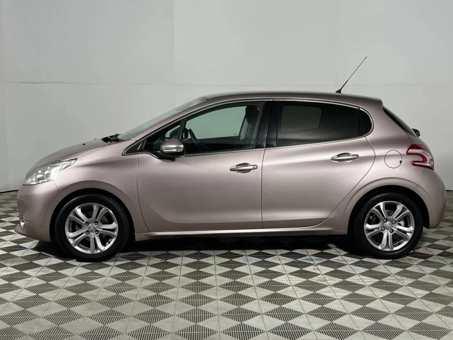 Used 2013 Peugeot 208 5-door 1.6 Allure - WeBuyCars Germiston