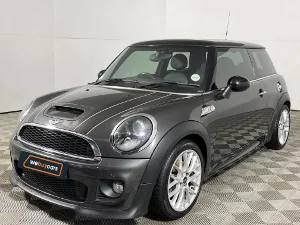 Used 2014 MINI Hatch Cooper S Hatch 3-door Seven 7