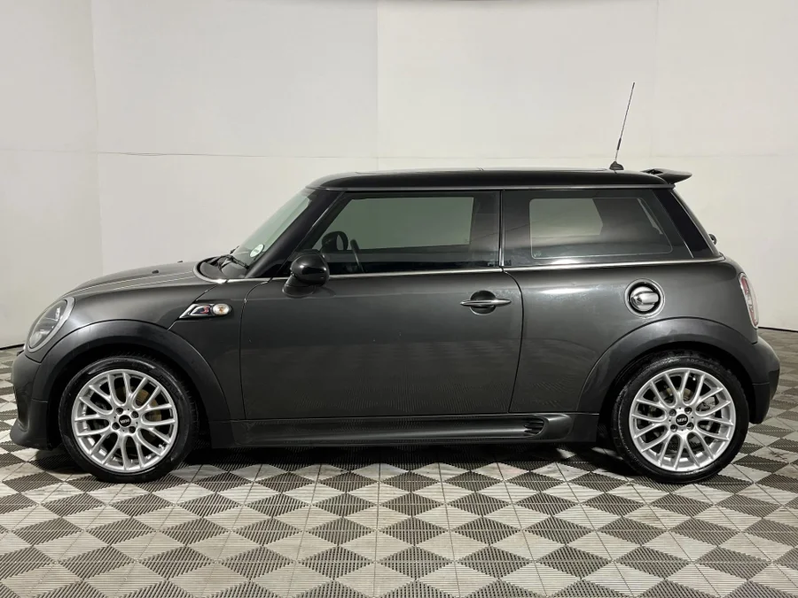 Used 2014 MINI Hatch Cooper S Hatch 3-door Seven 7 - WeBuyCars Germiston