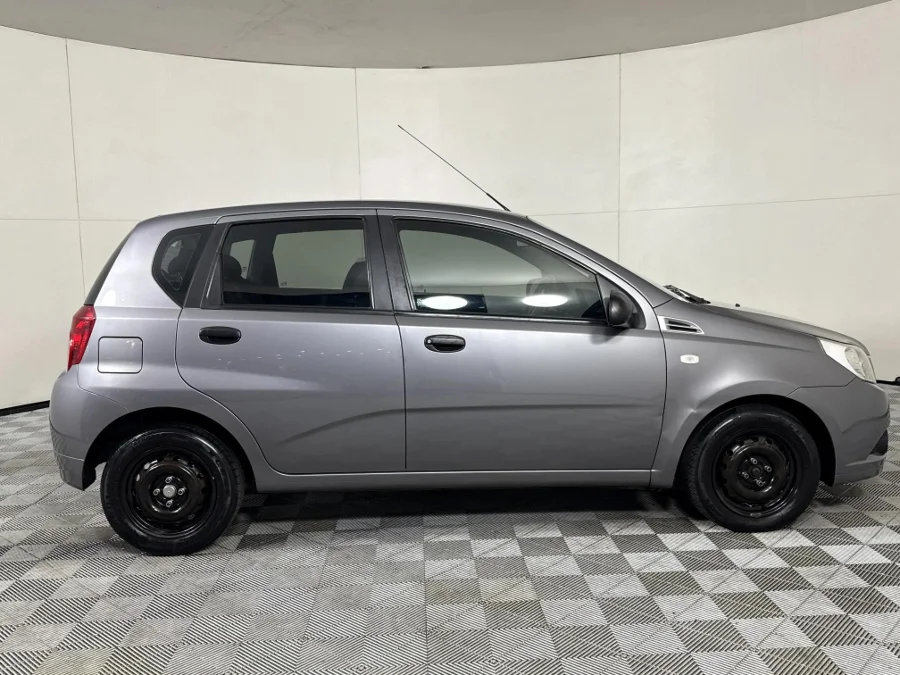 Used 2011 Chevrolet Aveo hatch 1.6 L - WeBuyCars Midstream
