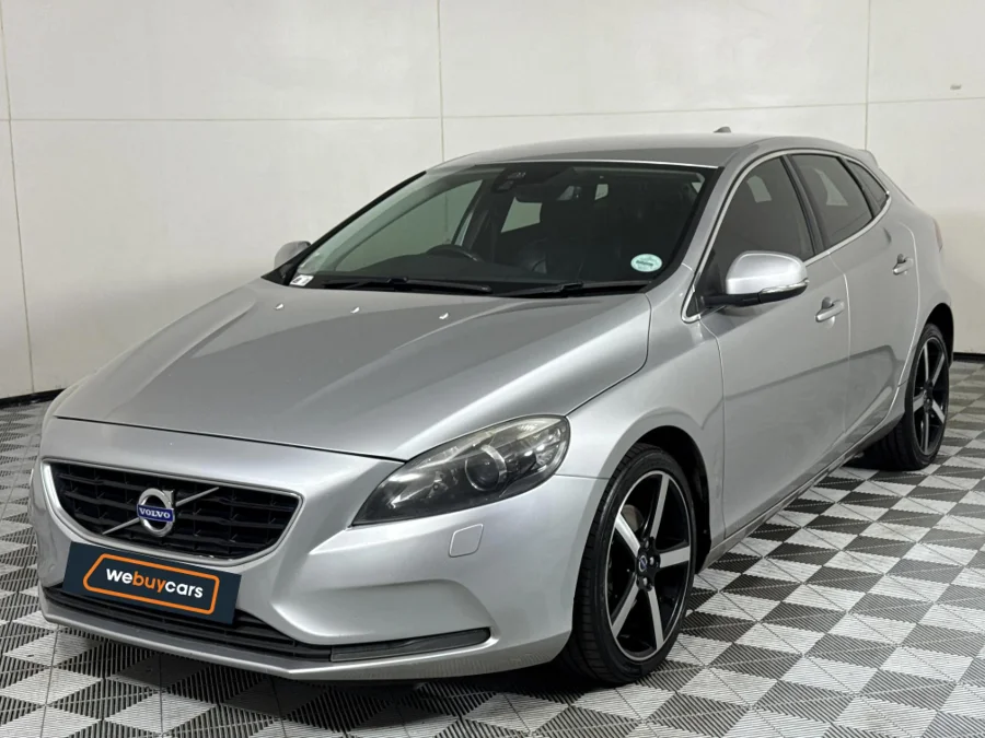 Used 2016 Volvo V40 T3 Momentum - WeBuyCars Midstream Used 2016 Volvo V40 T3 Momentum - WeBuyCars Midstream