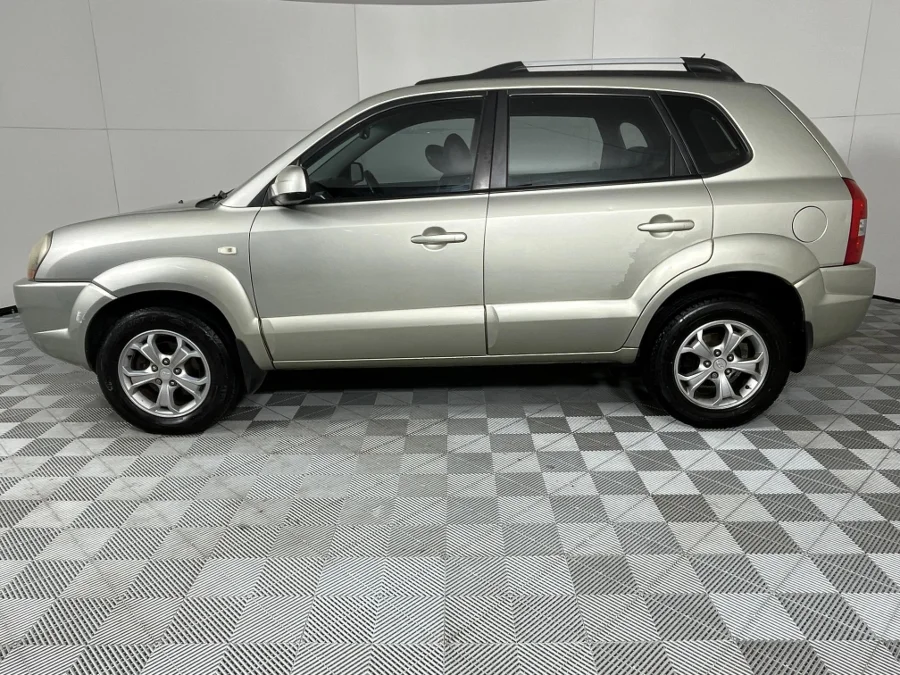Used 2008 Hyundai Tucson 2.0 GLS - WeBuycars East London Used 2008 Hyundai Tucson 2.0 GLS - WeBuycars East London