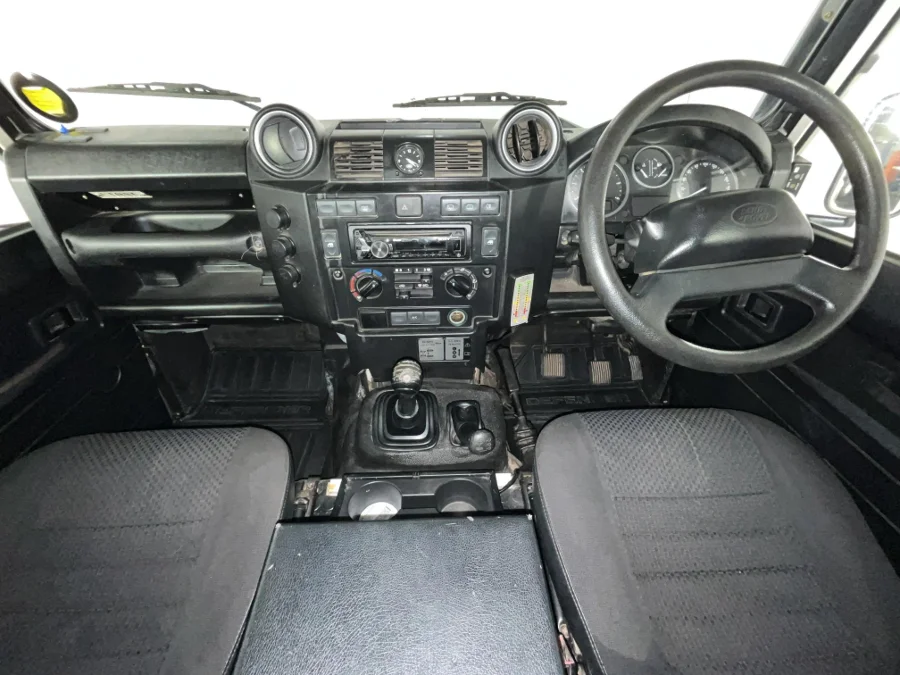 Used 2010 Land Rover Defender 110 TD multi-purpose - WeBuyCars Durban Used 2010 Land Rover Defender 110 TD multi-purpose - WeBuyCars Durban