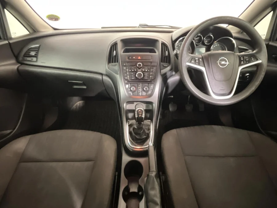 Used 2011 Opel Astra hatch 1.6 Essentia - WeBuyCars JHB South Used 2011 Opel Astra hatch 1.6 Essentia - WeBuyCars JHB South