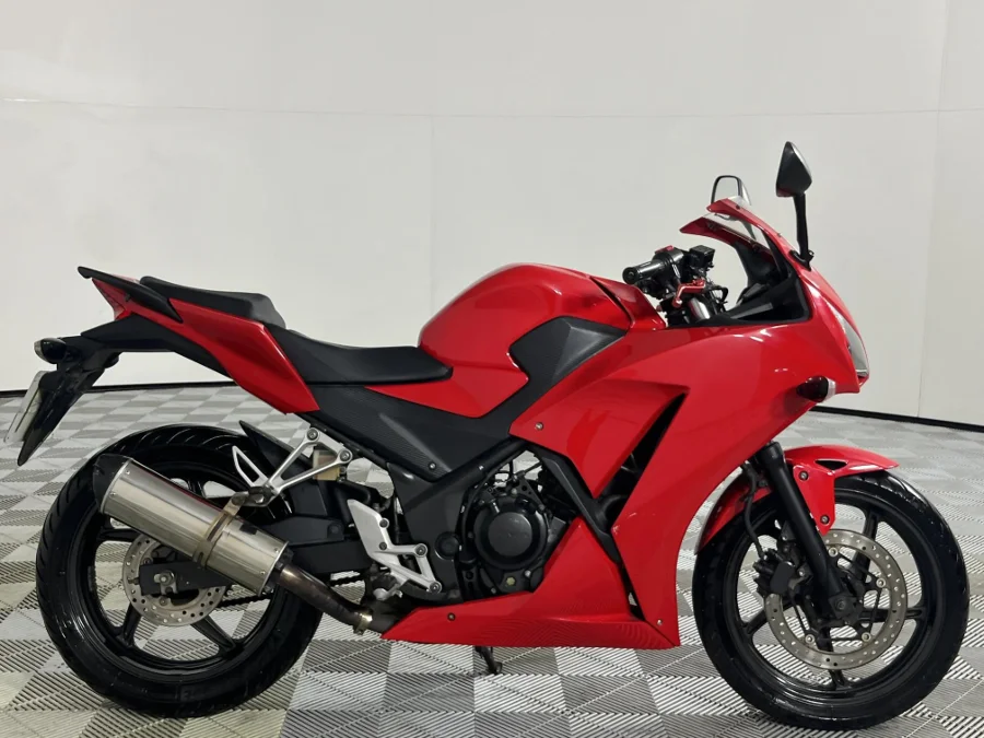 Used 2015 Honda CBR 300r - WeBuyCars Riverhorse