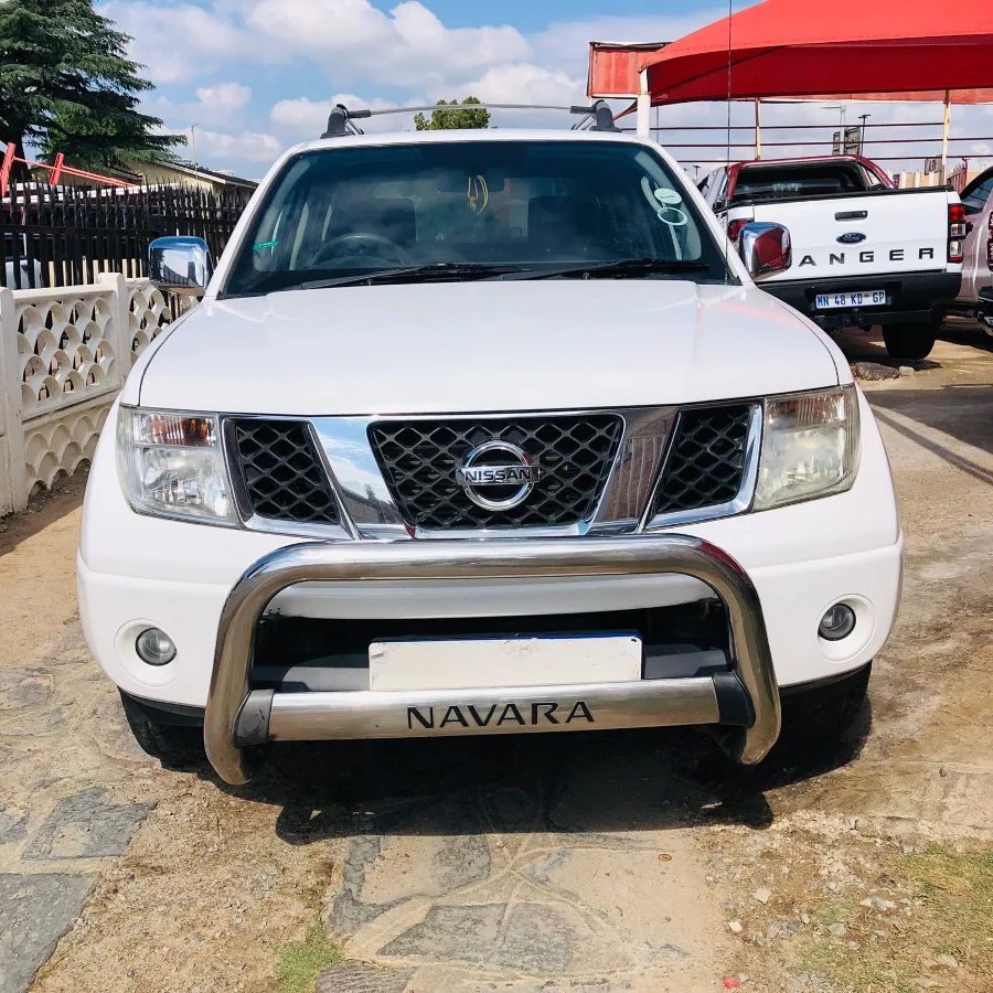 Used 2015 Nissan Navara 2.5dCi double cab XE - SG Cars