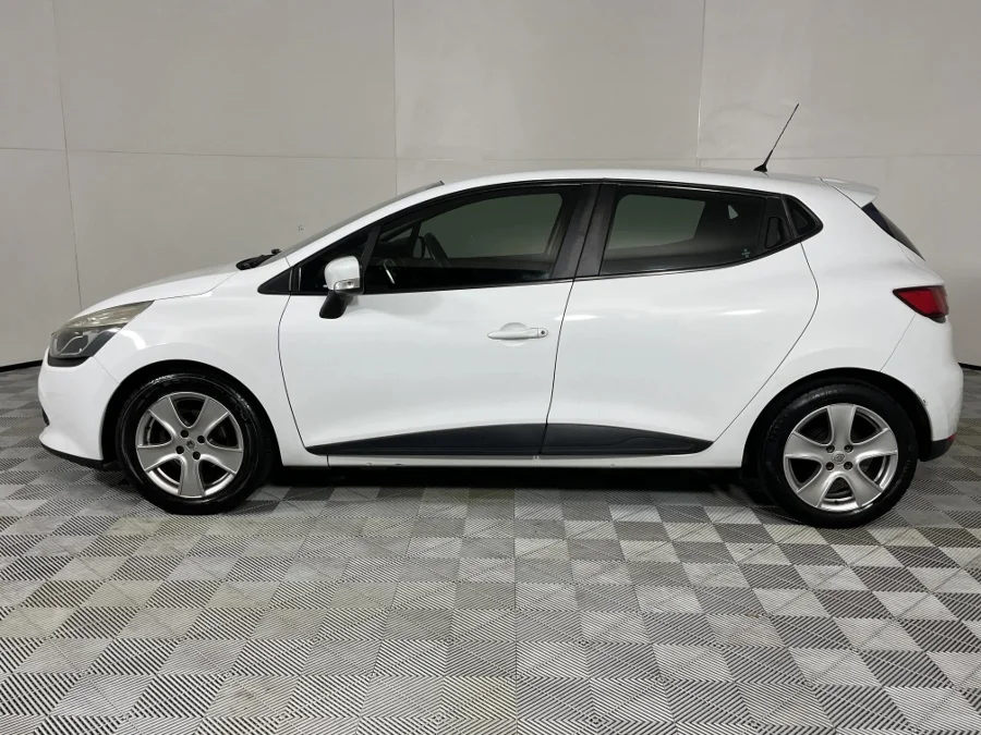 Used 2017 Renault Clio 66kW turbo Expression - WeBuyCars Riverhorse Used 2017 Renault Clio 66kW turbo Expression - WeBuyCars Riverhorse